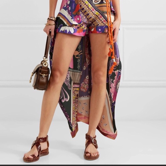 Chloe Shoes - CHLOE Wave flat cross-over sandal embossed crock